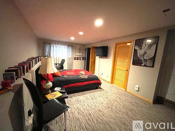 3rd image of 447 Westview Pl #A
