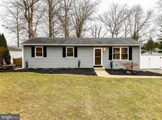 16 Del Sordo Dr, Sicklerville, NJ 08081