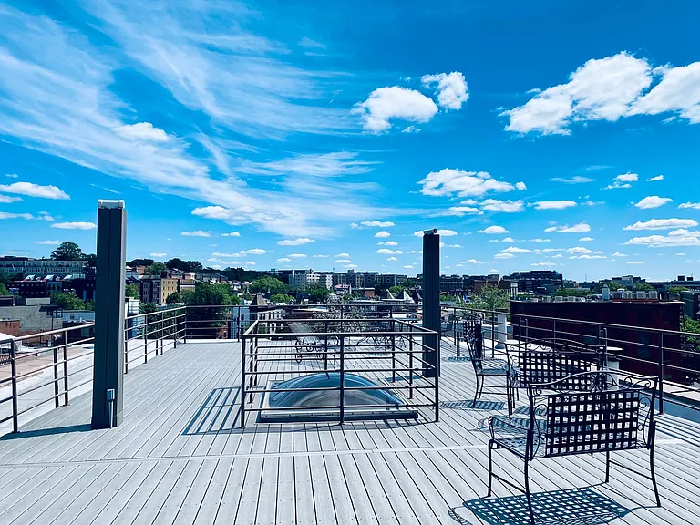 Shared roofdeck