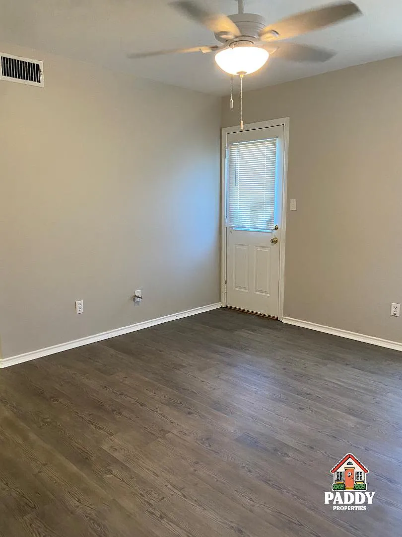 Unit Photo - 2330 N Jefferson Ave #307