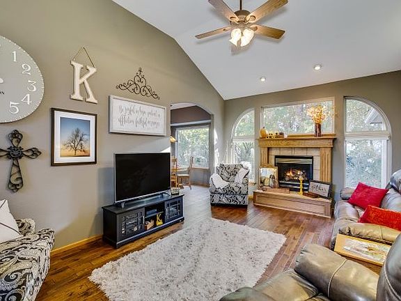 4th image of 1860 N Kendrick Ln