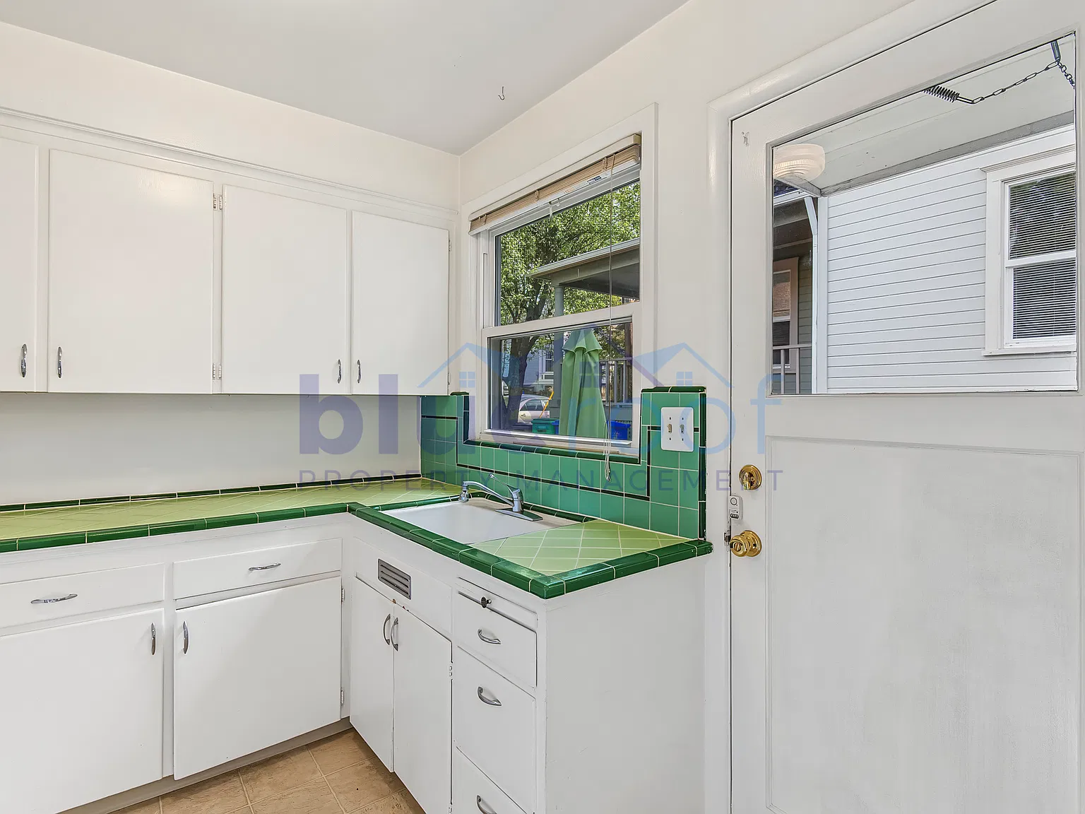 3242-3248 SE Alder Ct — Photo 4