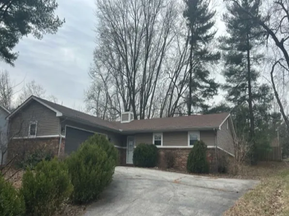 2001 Lemontree Ln, Collinsville, IL 62234