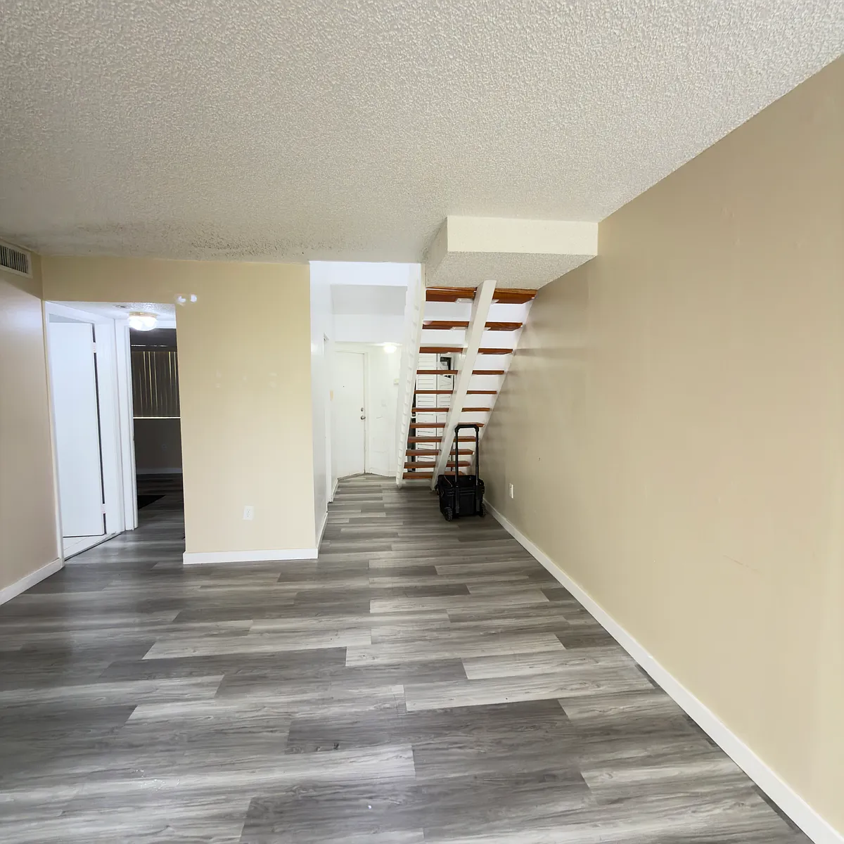 Building Photo - 8255 SW 152nd Ave #E401