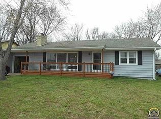 908 SW 37th St, Topeka, KS 66611