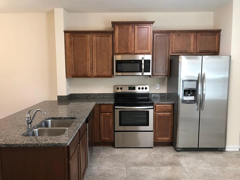 733 Servia Dr — Photo 6