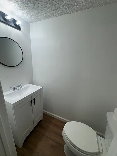 225 W Leeds Ave Photo 1
