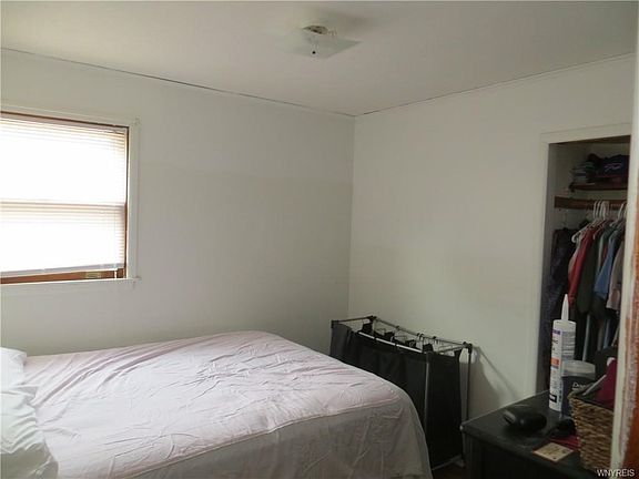 3rd image of 146 Pine St
