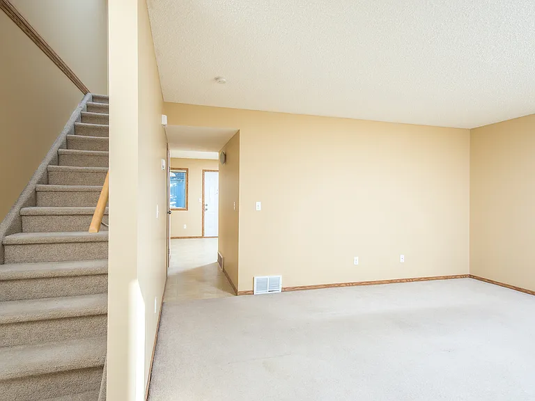 100 Jordan Pkwy — Photo 29
