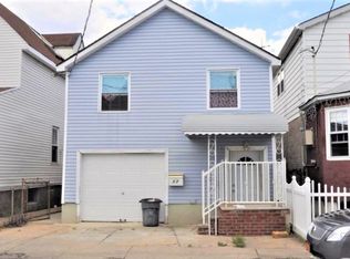 17 W 12th Rd, Far Rockaway, NY 11693