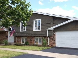 17502 Bernadine St, Lansing, IL 60438