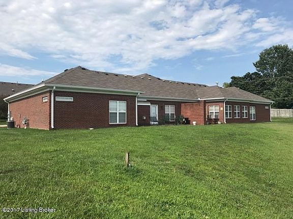 3rd image of 450 Turnberry Ln