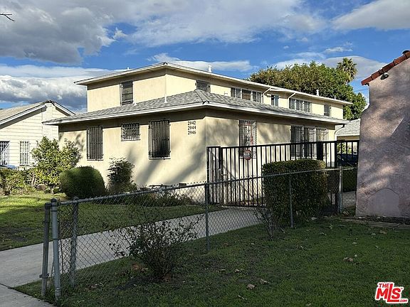 5th image of 2942 Edgehill Dr