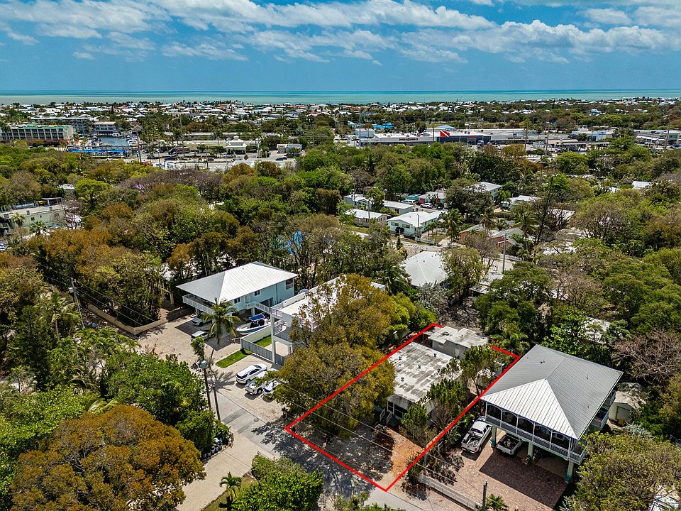 1st image of 367 Buttonwood Shores Dr