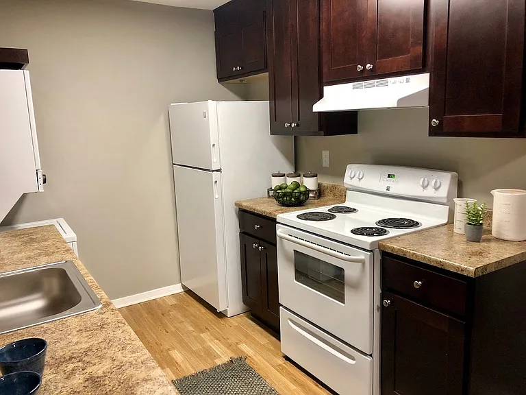 5958 E Point Dr — Photo 18