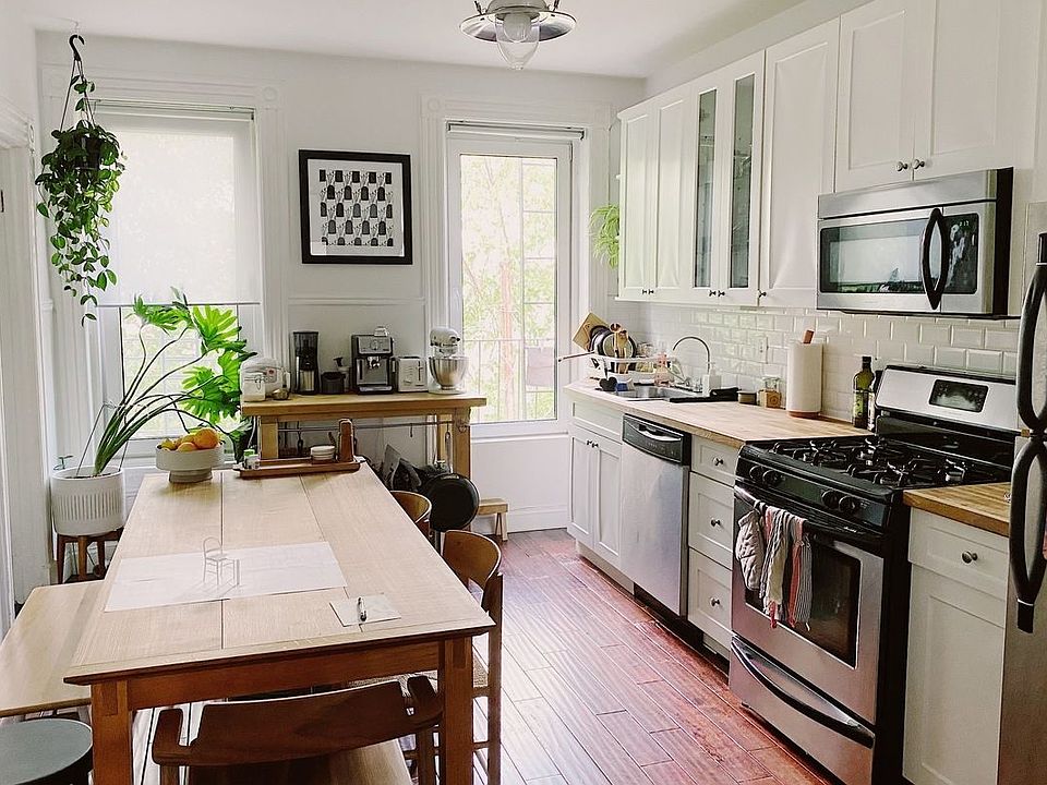 1st image of 98 Underhill Ave #3