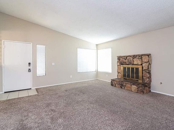 5th image of 2505 W Belmont Ave