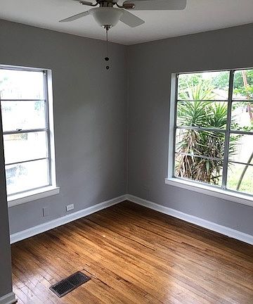 5th image of 403 Robeson Ave