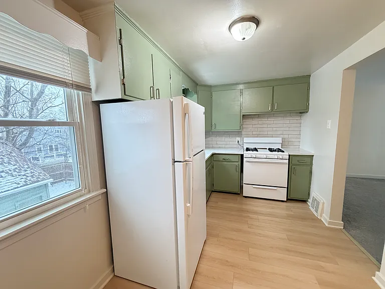 48 Layton Ave #2 — Photo 3