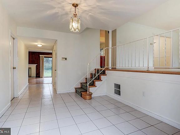 4th image of 8110 Whittier Blvd