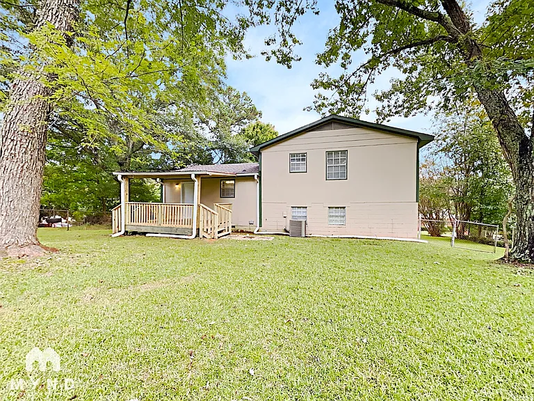 2624 Garry St — Photo 14