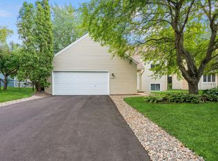 528 98th Ln NW, Coon Rapids, MN 55433