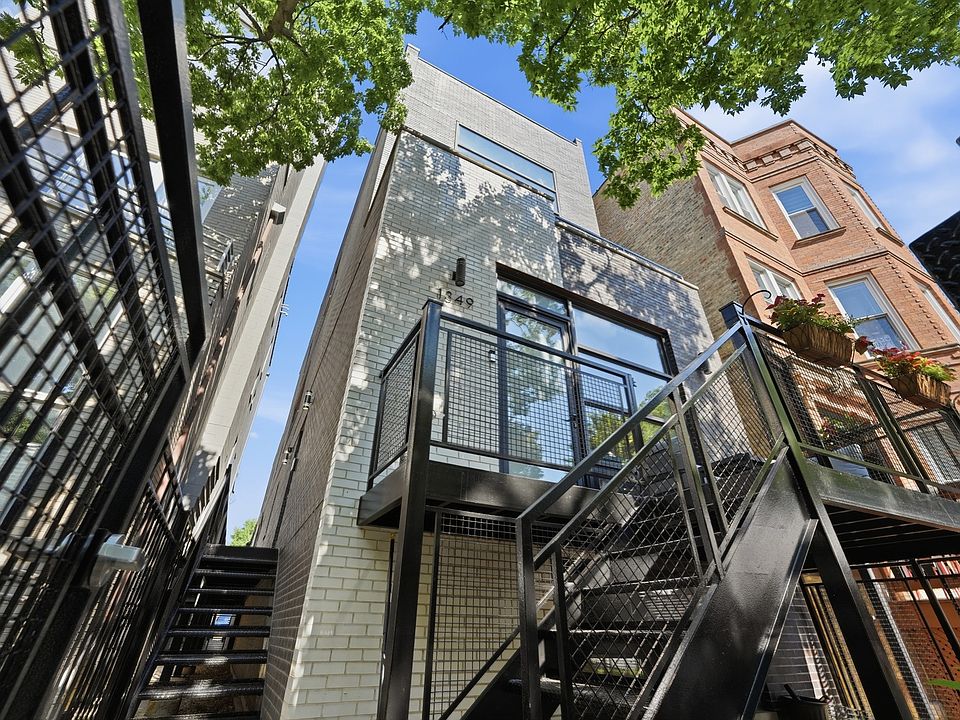1st image of 1349 N Leavitt St #1A