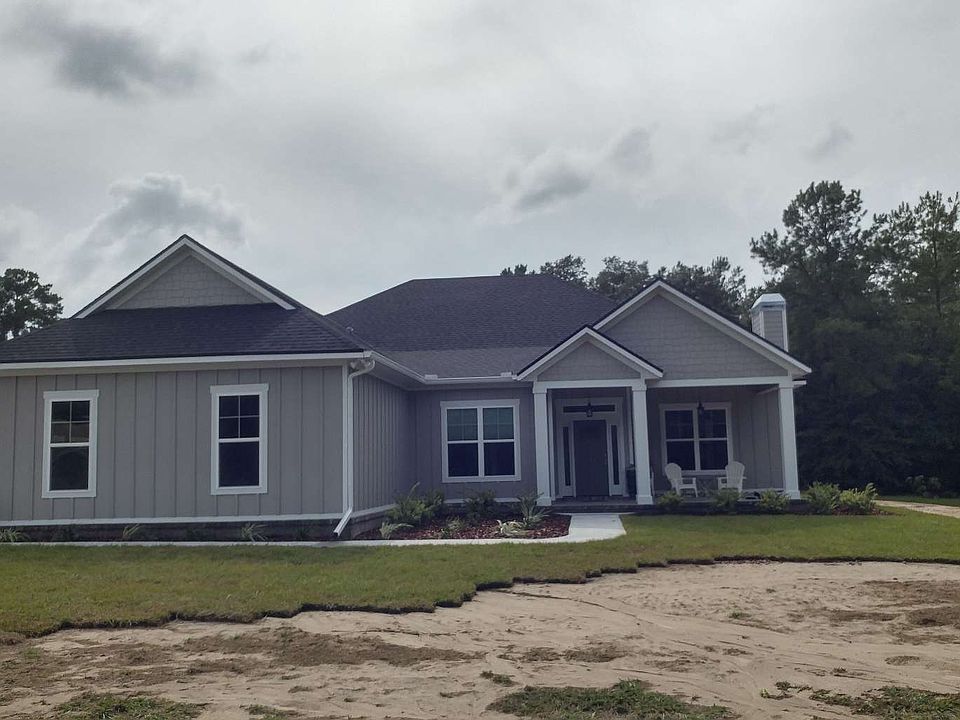 1st image of 282 SW Mossy Ct