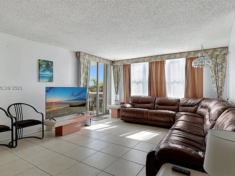 3015 N Ocean Blvd #3J — Photo 12