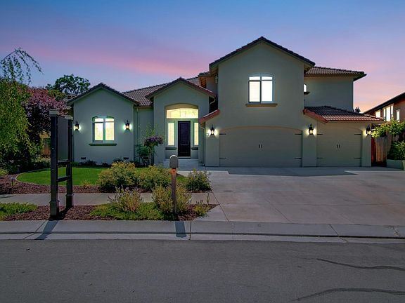 2nd image of 708 Oak Canyon Ct