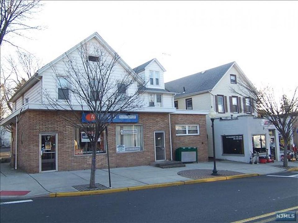 2nd image of 144 Broadway