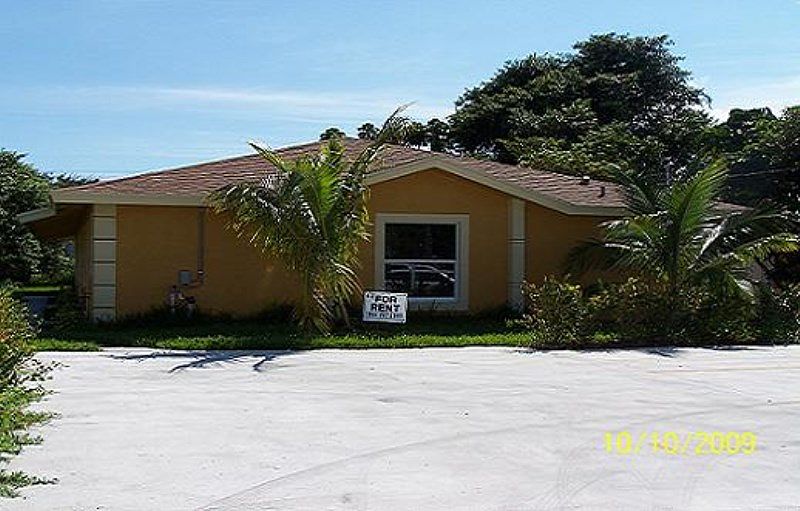 1st image of 2610 NW 20th St #2