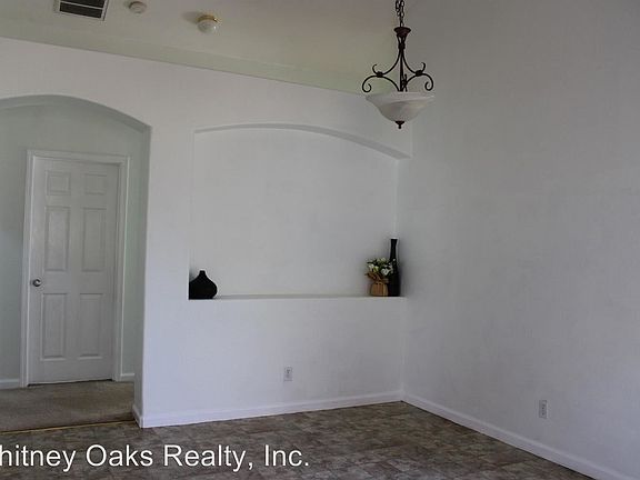 3rd image of 1212 Arbor Dr