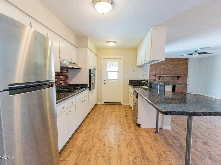 1504 E Palmcroft Dr — Photo 6