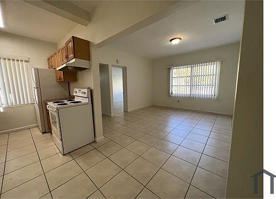 1st image of 202 SW 17th Ct