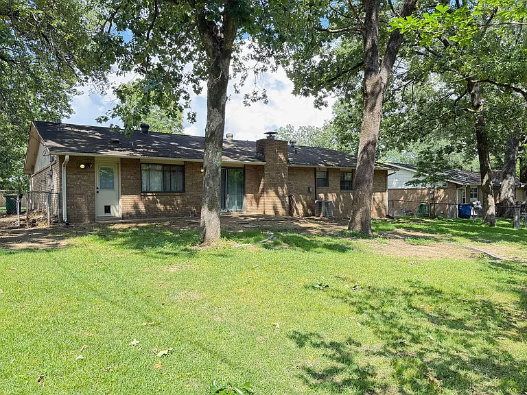 3604 Royal Oak Dr — Photo 23