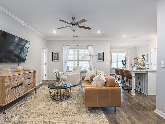 4th image of 608 Hawkeye Ct