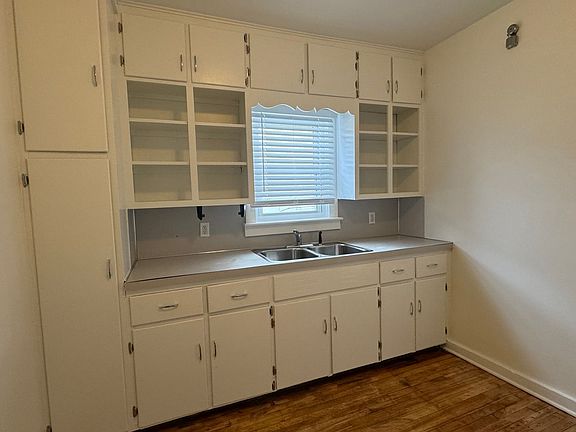 5th image of 526 Livingston Ave NE #2