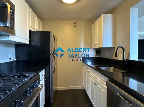 42 8th St APT 1501, Charlestown, MA 02129