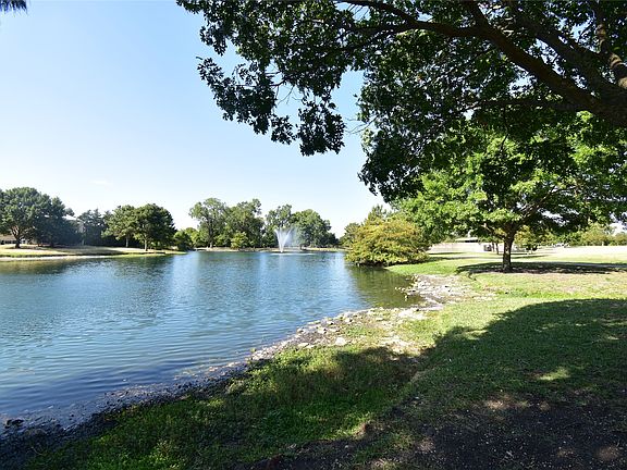 4th image of 1109 Shadow Lakes Blvd