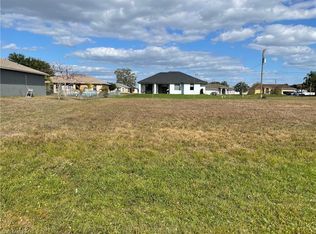 1521 NE 17th Pl, Cape Coral, FL 33909
