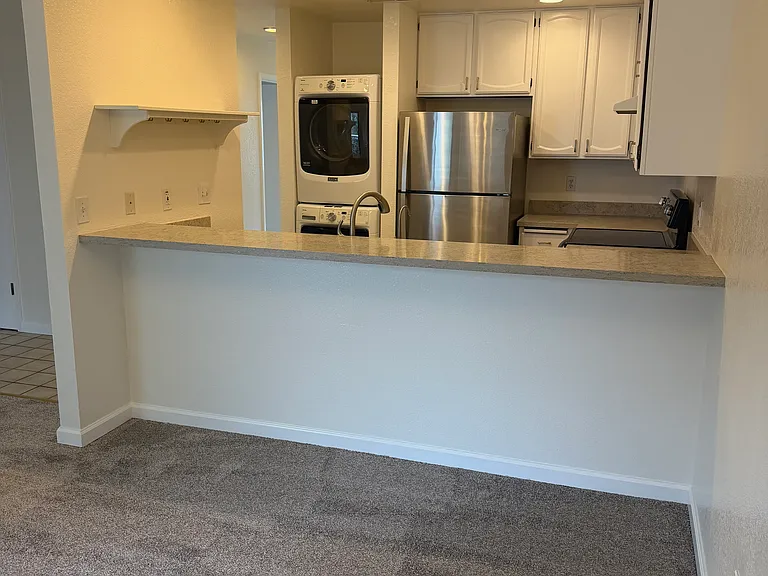 2904 Leotar Cir #37 — Photo 4