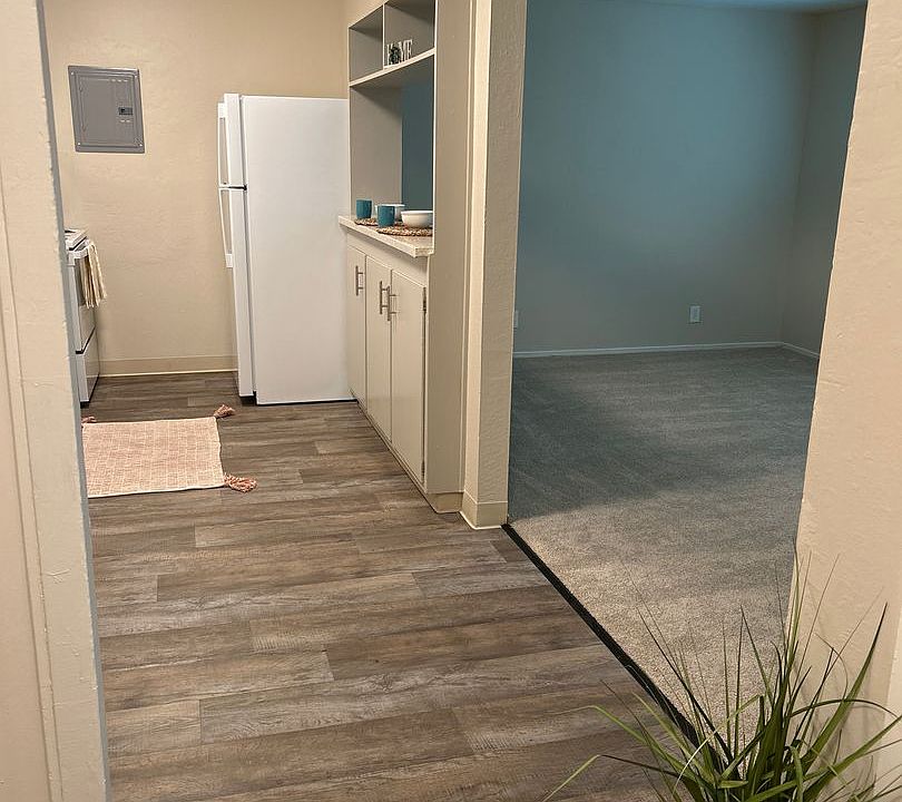 1st image of 2941 Marconi Ave APT 37