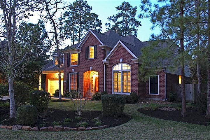 2nd image of 18 Gabled Pines Pl