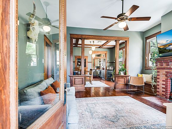 4th image of 216 CAMARGO ST
