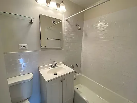 Rented by REAL New York | media 7