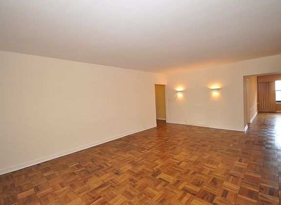 4th image of 1335 N Astor St APT 15C
