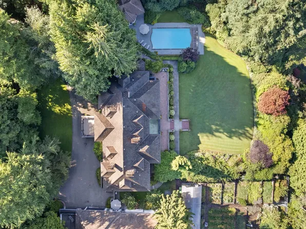 2206 SW Marine Dr, Vancouver, BC V6P 6C2