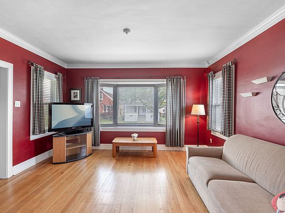 2nd image of 4030 Vernon Ave
