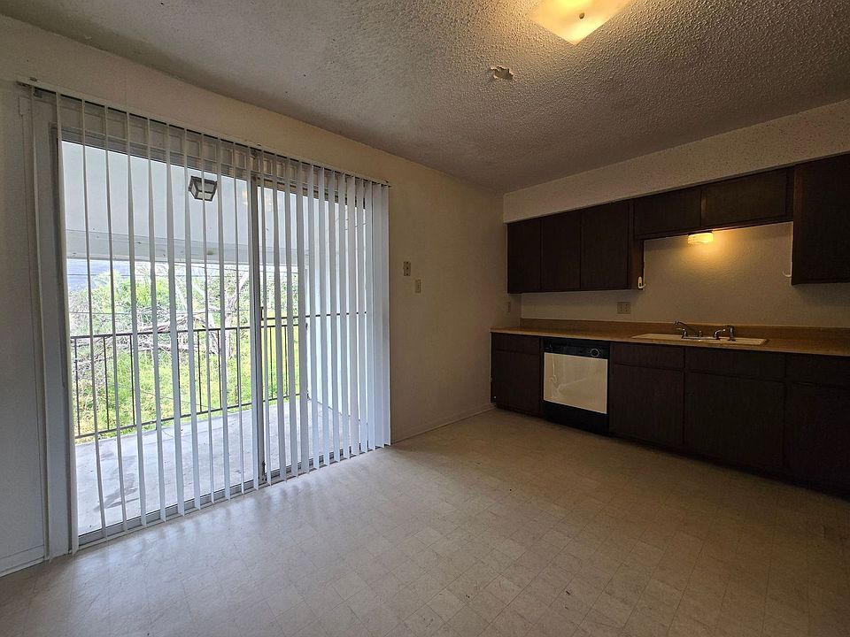 1st image of 209 Oak Trail Dr APT C